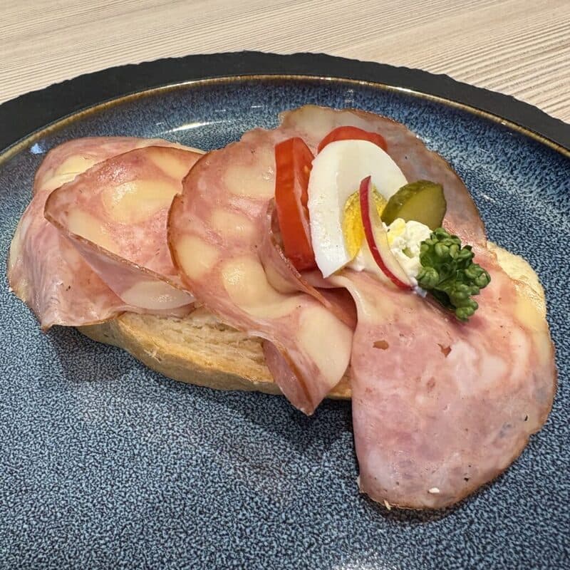 Käswurst – Brötchen aus Gerlindes Brötchen-Manufaktur